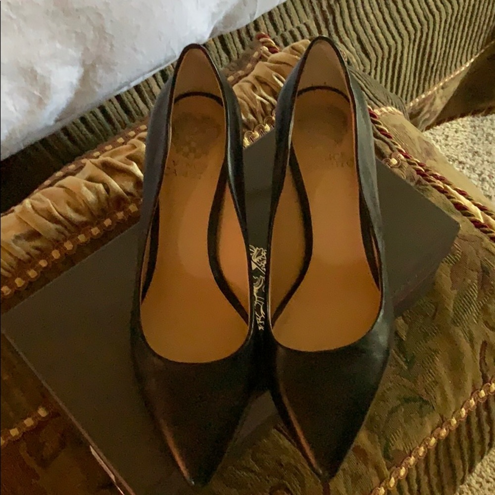 Vince Camuto black leather pumps